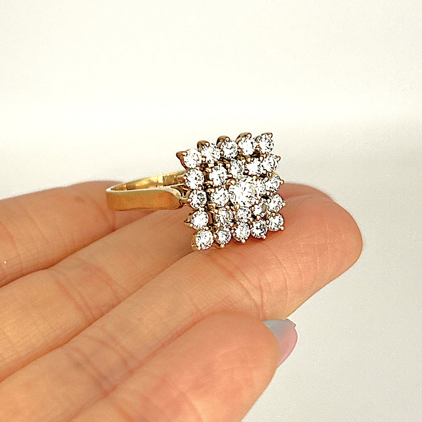XMAS DEAL | 18kt Gold Lumière Cluster Ring Valuation $10,850