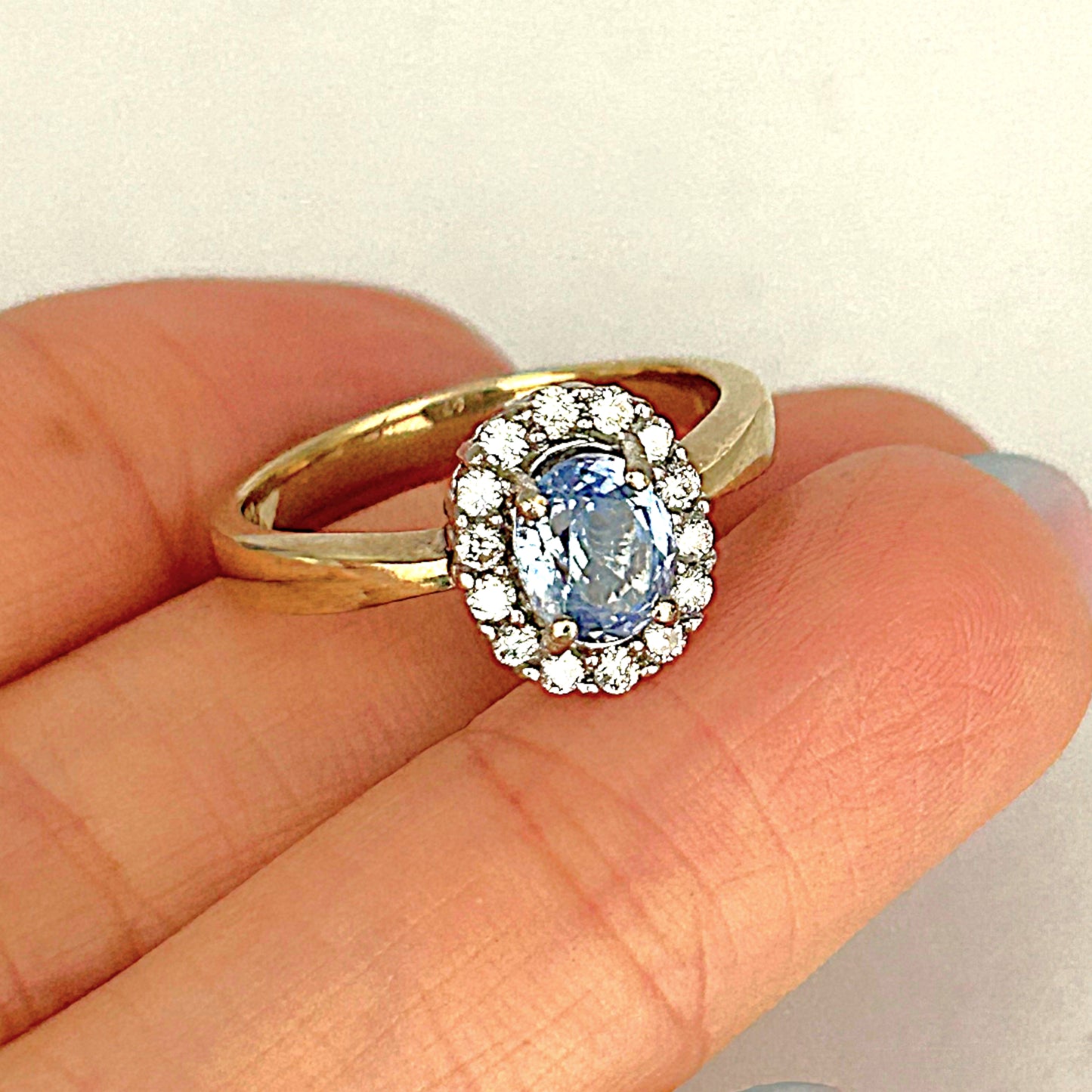 XMAS DEAL | 10kt Gold Michael Hill Blue Radiance Halo Ring Valuation $2,990