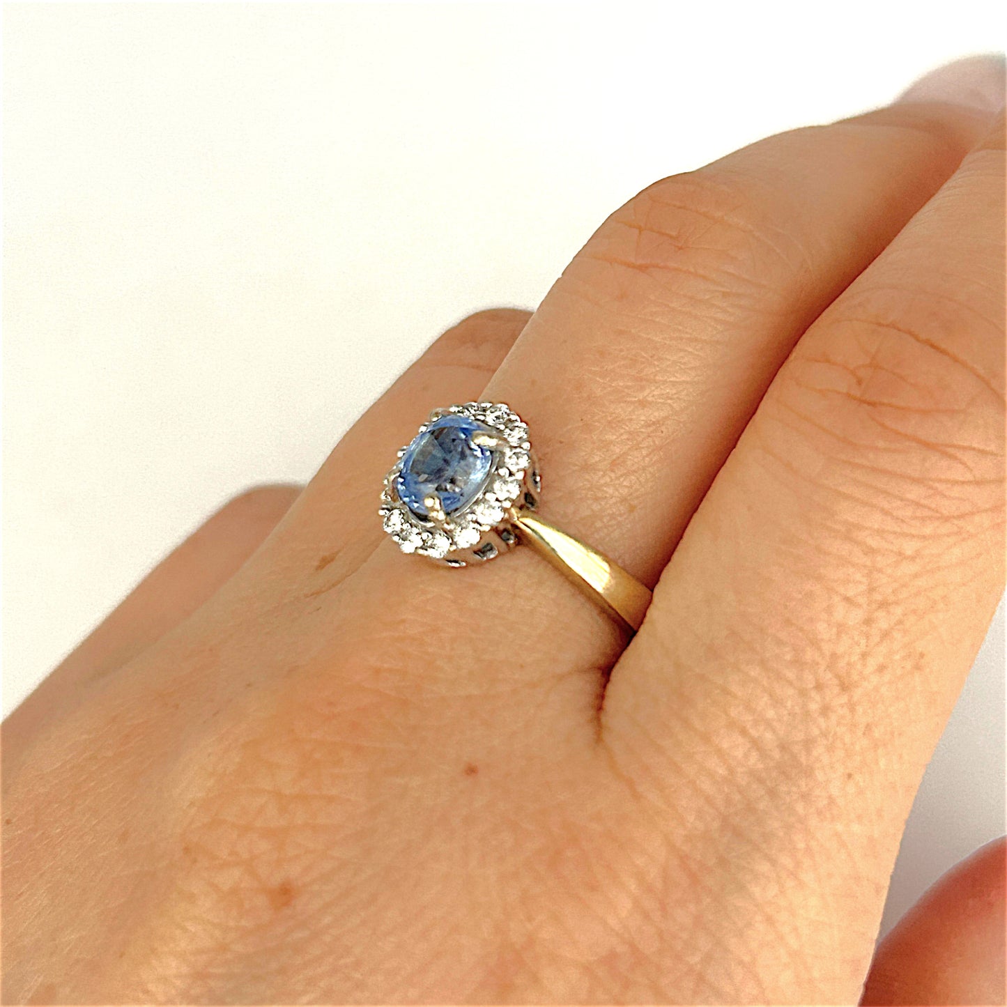 XMAS DEAL | 10kt Gold Michael Hill Blue Radiance Halo Ring Valuation $2,990