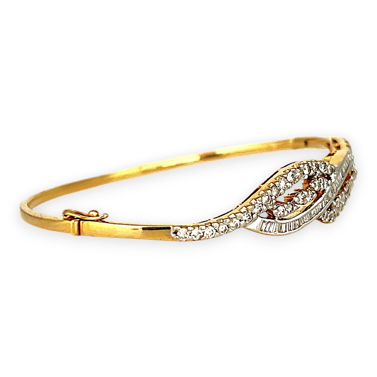 XMAS DEAL | 18kt Gold Diamond Infinity Bangle Valuation $9,500 TDW1.27ct.
