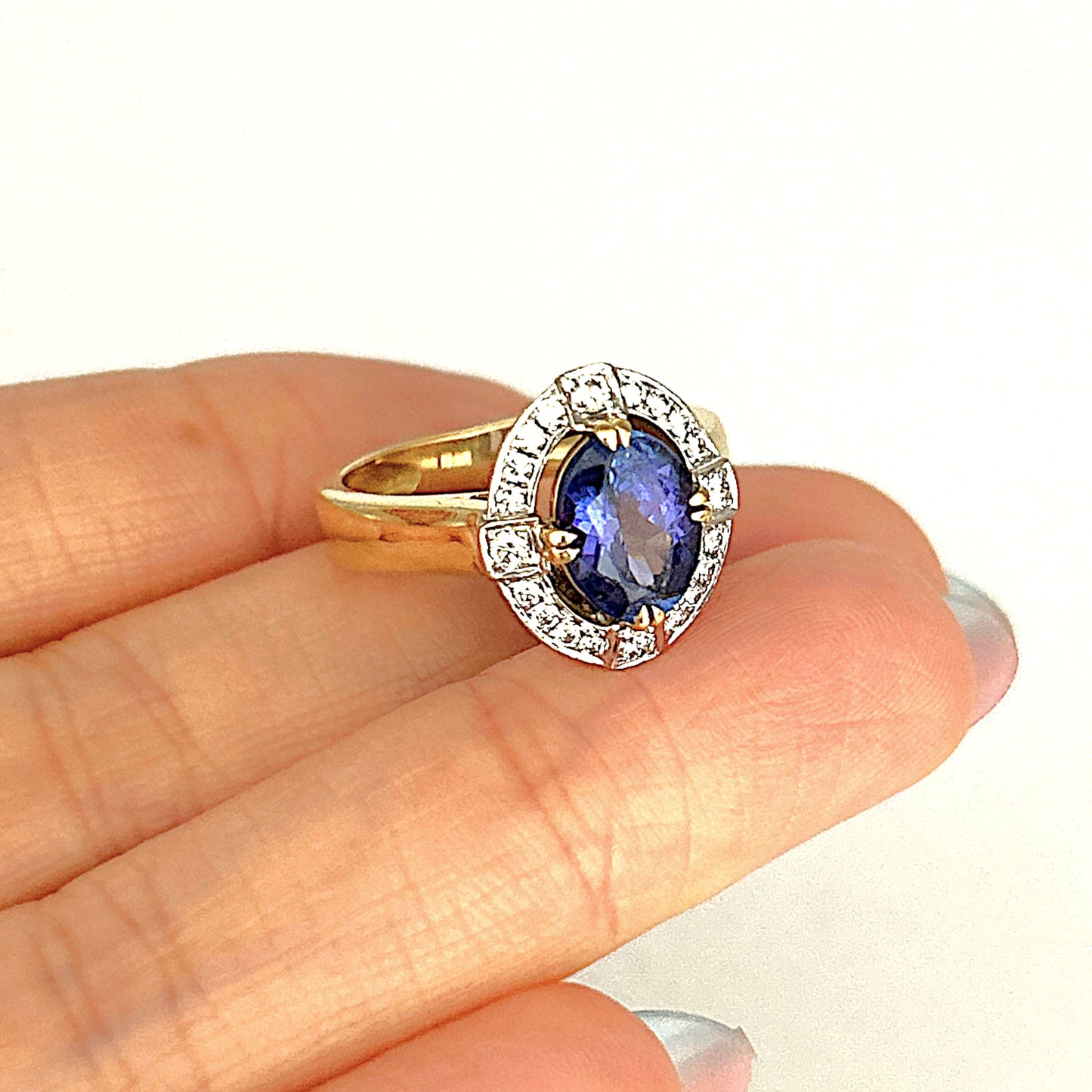 XMAS DEAL | 18kt Gold Twilight Bloom Tanzanite Ring Valuation $7,450