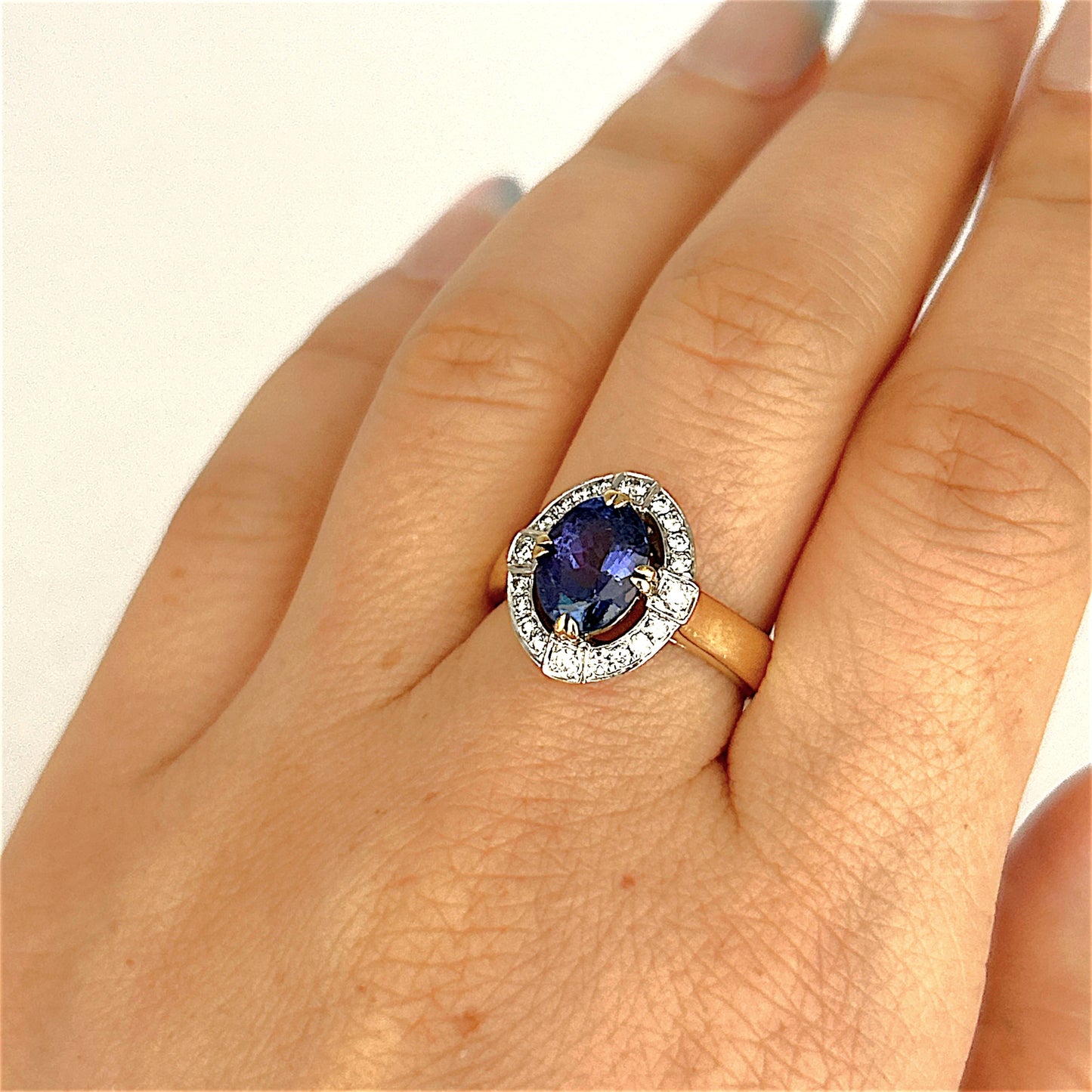 XMAS DEAL | 18kt Gold Twilight Bloom Tanzanite Ring Valuation $7,450
