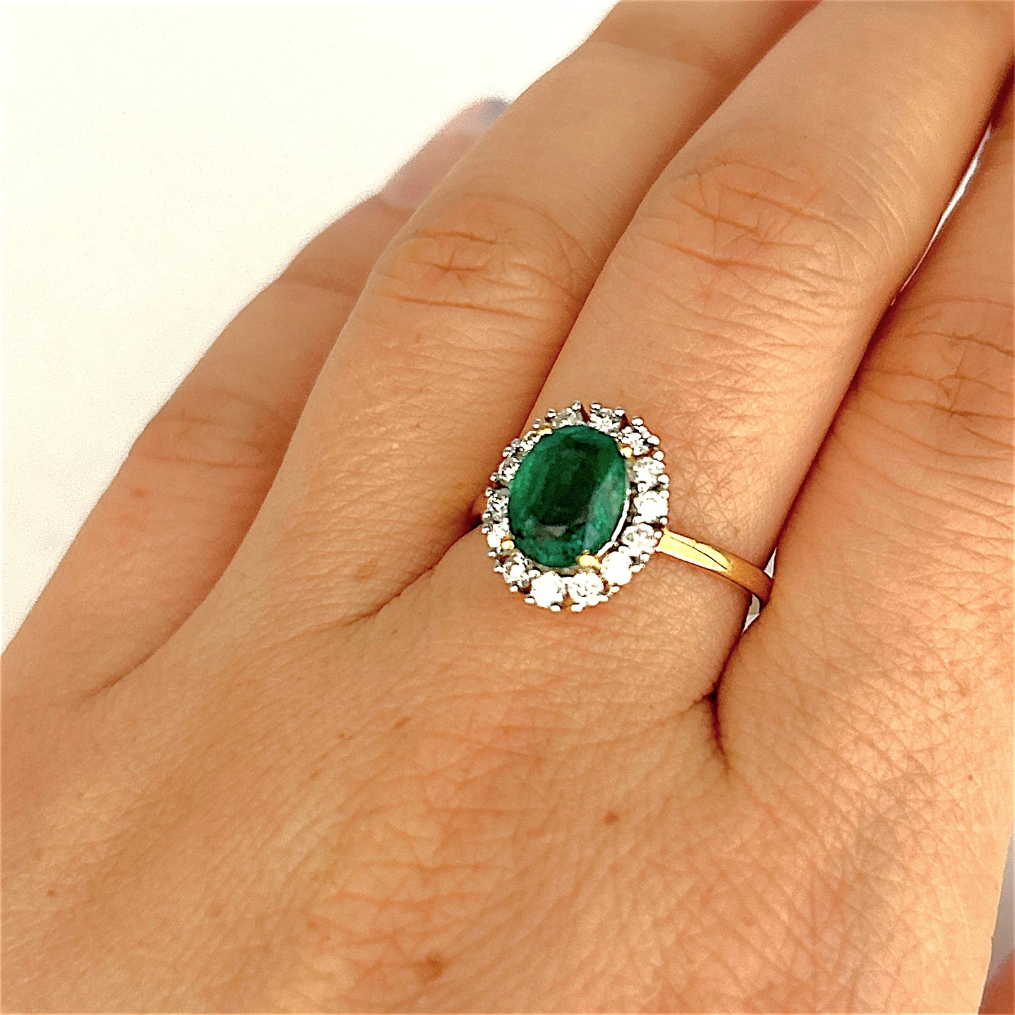 XMAS DEAL | 18kt Gold Emerald Halo Diamond Ring Valuation $5,300