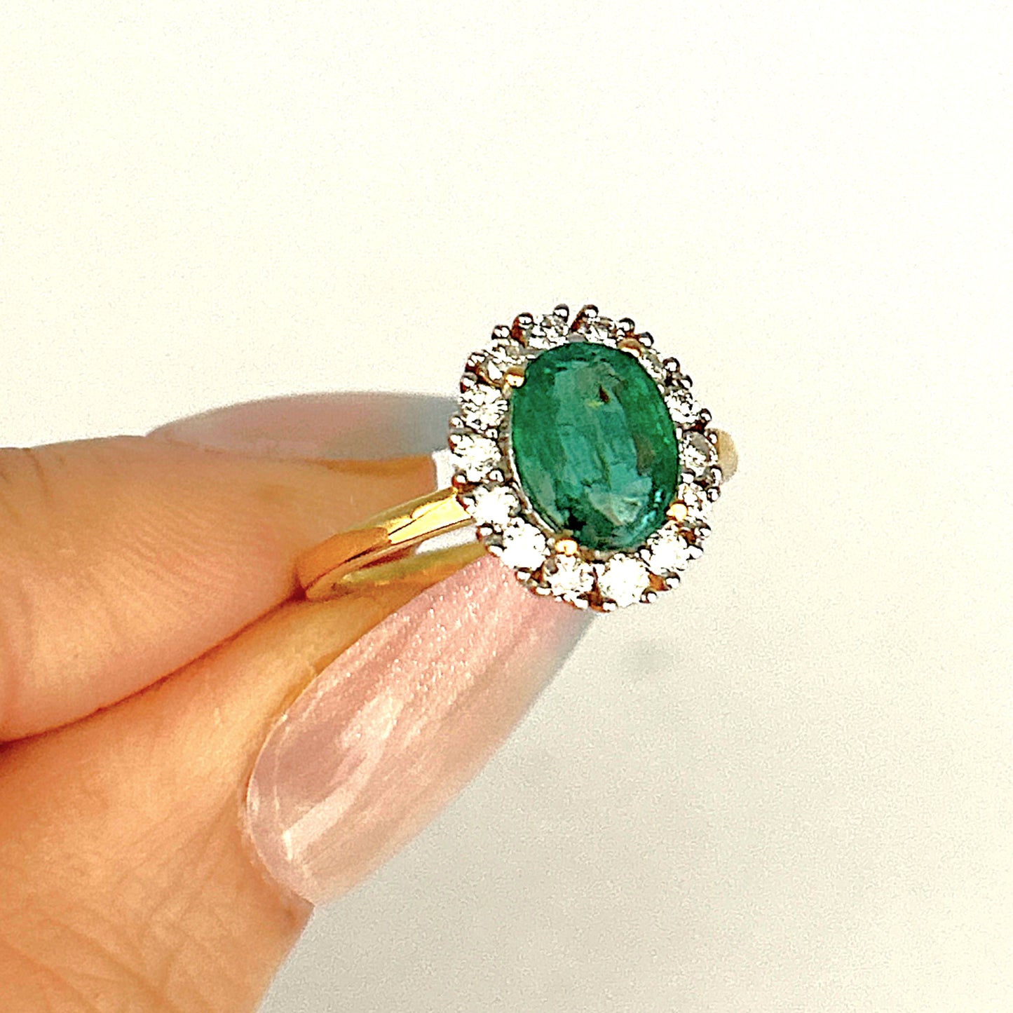 XMAS DEAL | 18kt Gold Emerald Halo Diamond Ring Valuation $5,300