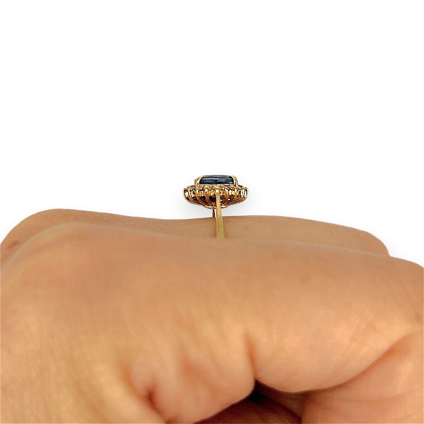 XMAS DEAL | 18kt Gold Midnight Radiance  Ring Valuation: $3,700