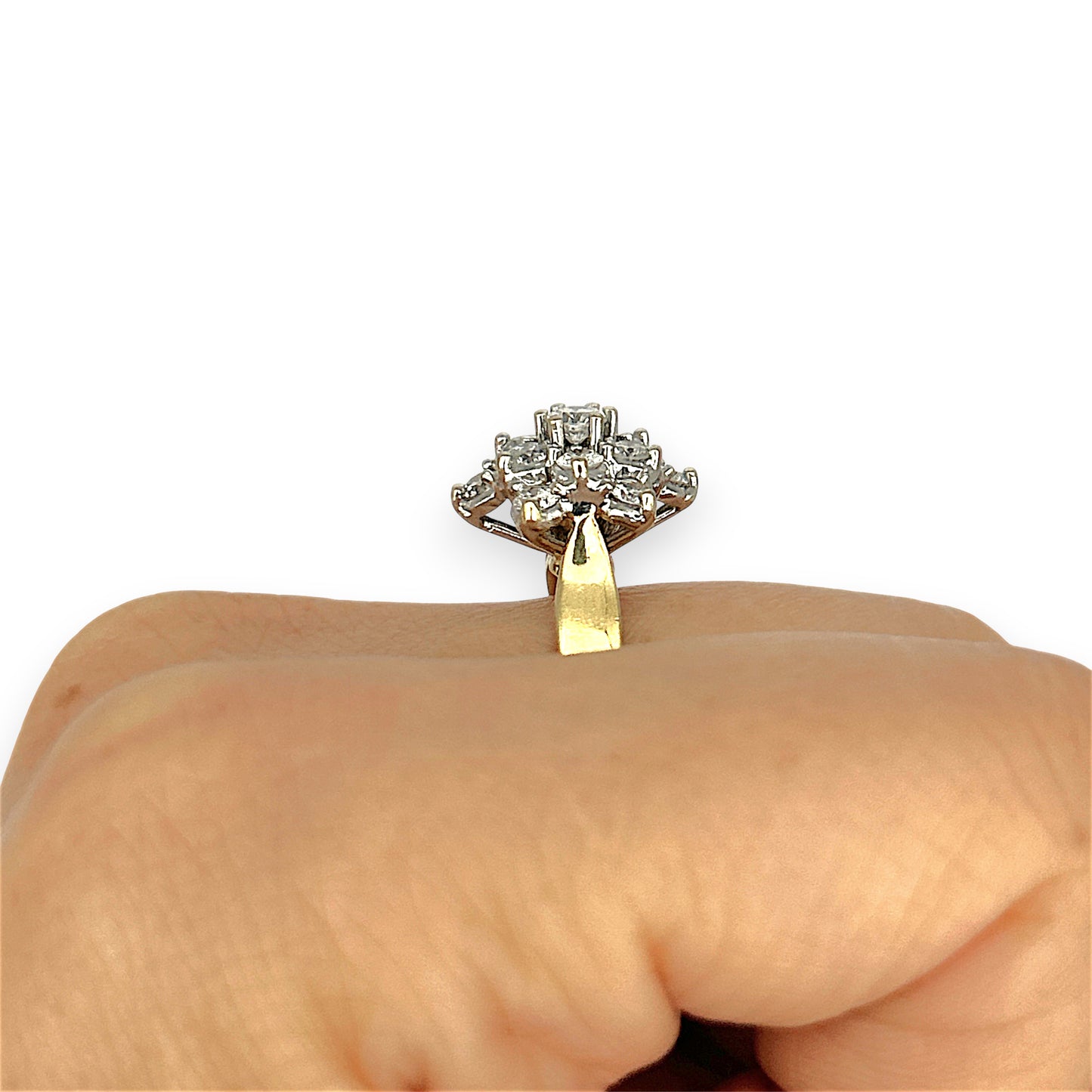 XMAS DEAL | 18kt Gold Golden Bloom Diamond Ring Valuation: $8,000
