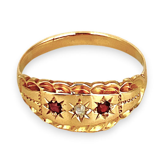 GOLD DEAL | 18ct Gold Solara Vintage Ring with Garnets & Diamond Size Q