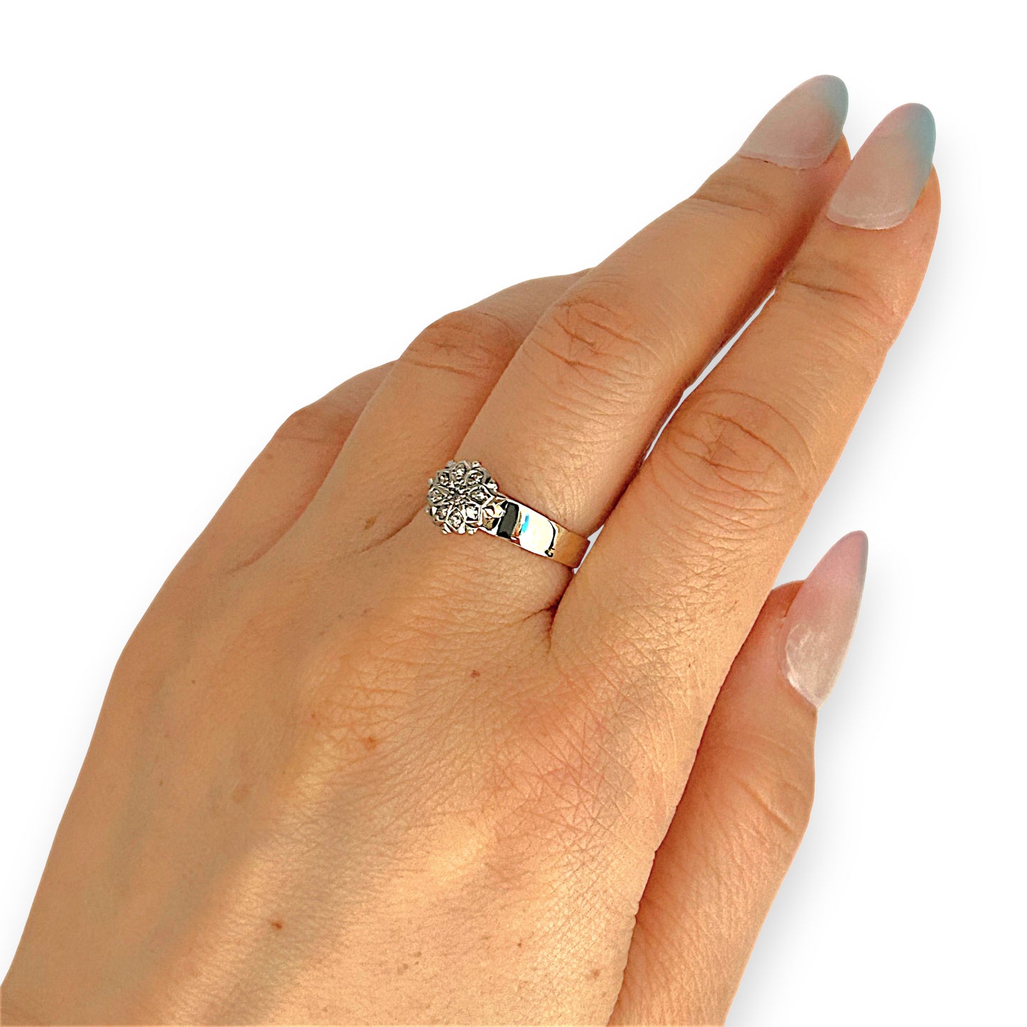 GOLD DEAL | 9ct Gold Floral Diamond Cluster Ring Size M 1/2