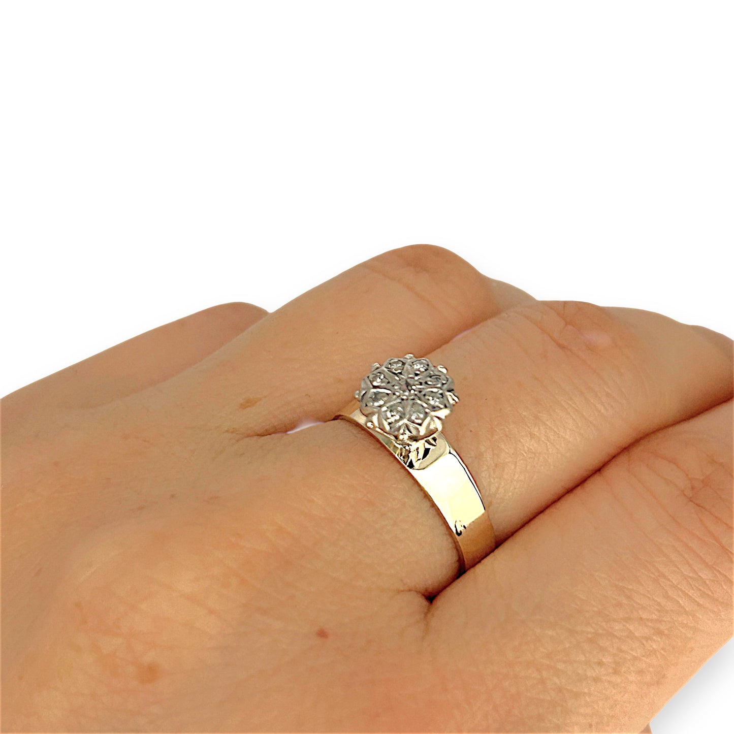 GOLD DEAL | 9ct Gold Floral Diamond Cluster Ring Size M 1/2