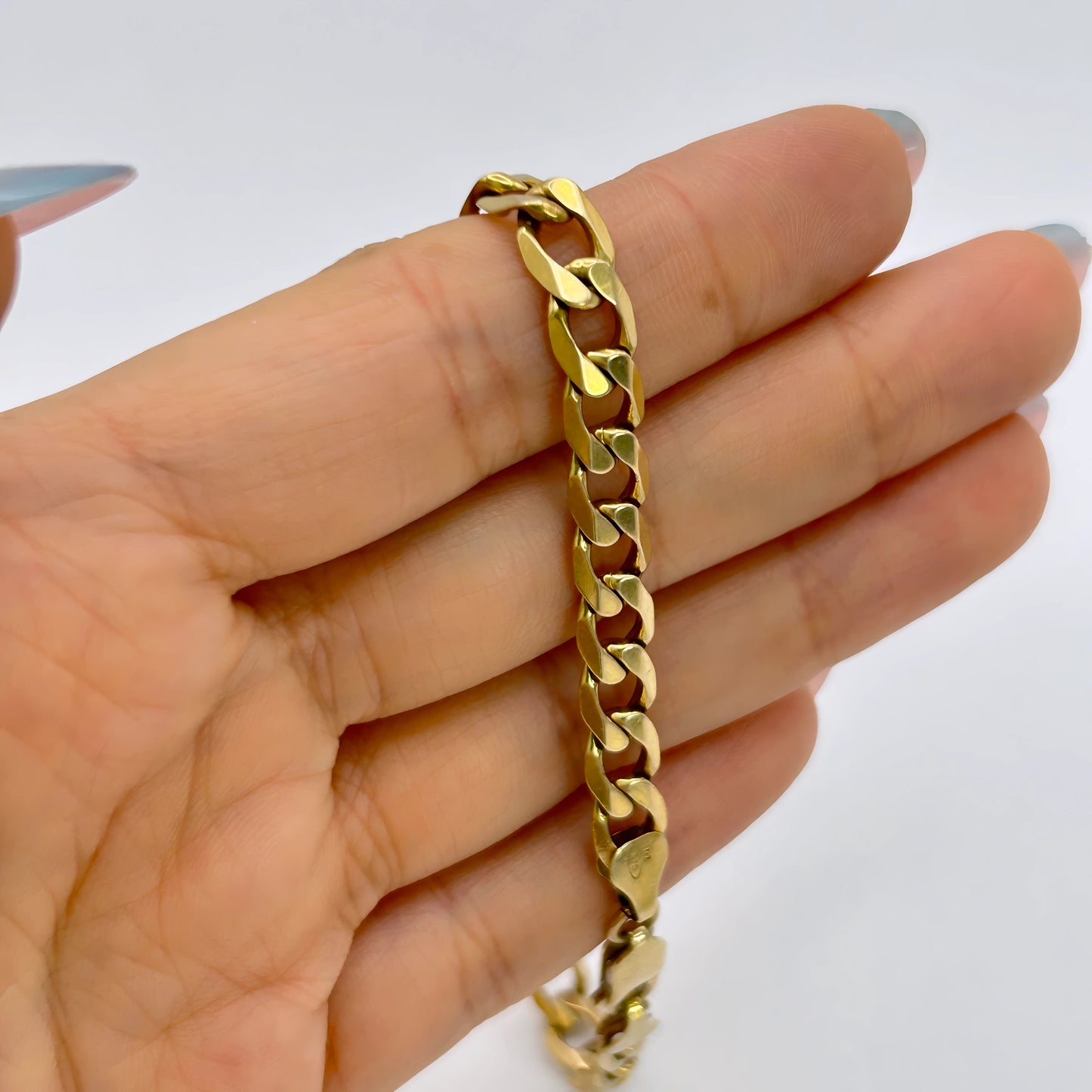 GOLD DEAL | 9kt NZ Gold Sovereign Curb Link Bracelet 22cm
