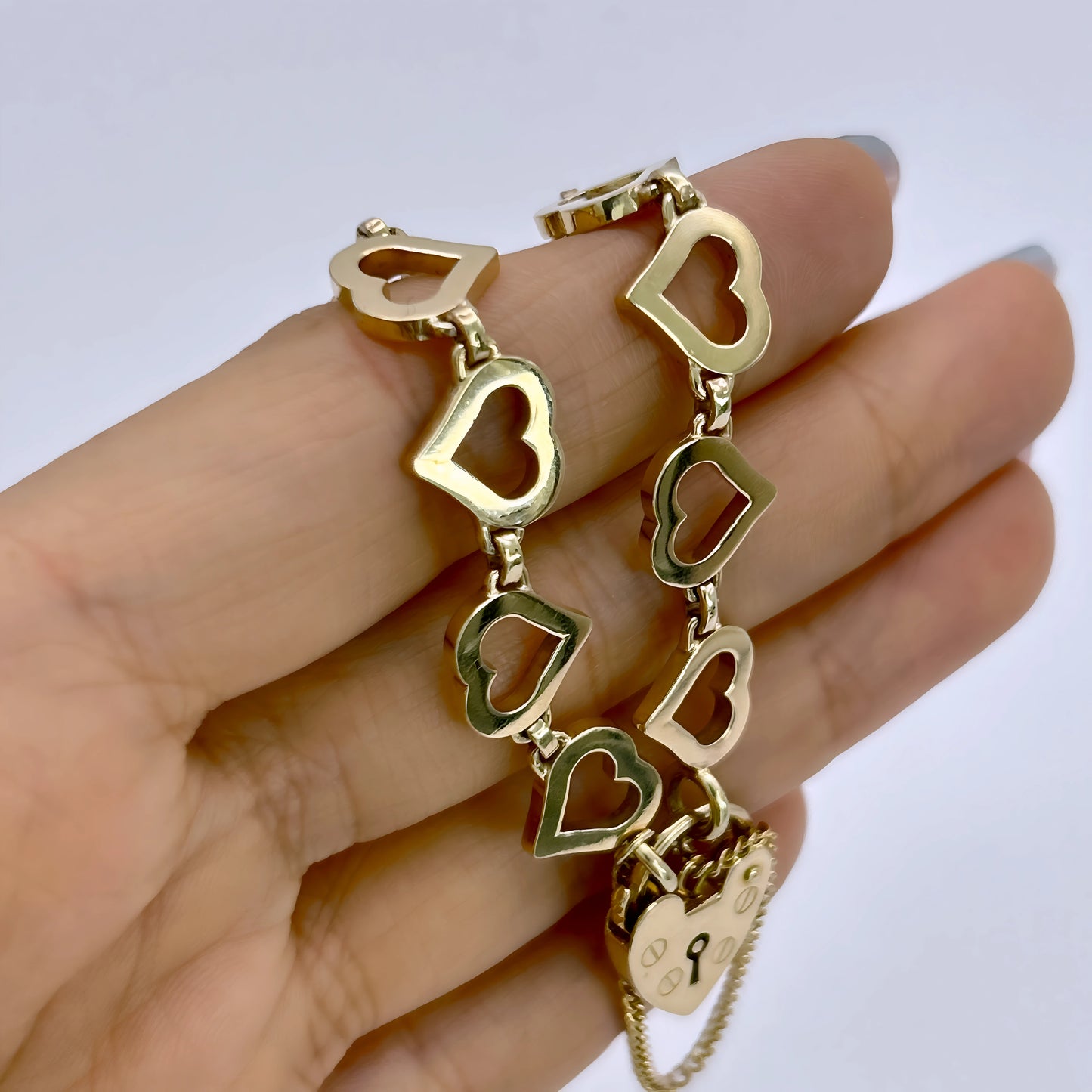 NZGD | 9ct Gold Eternal Heart Bracelet-Refurbished