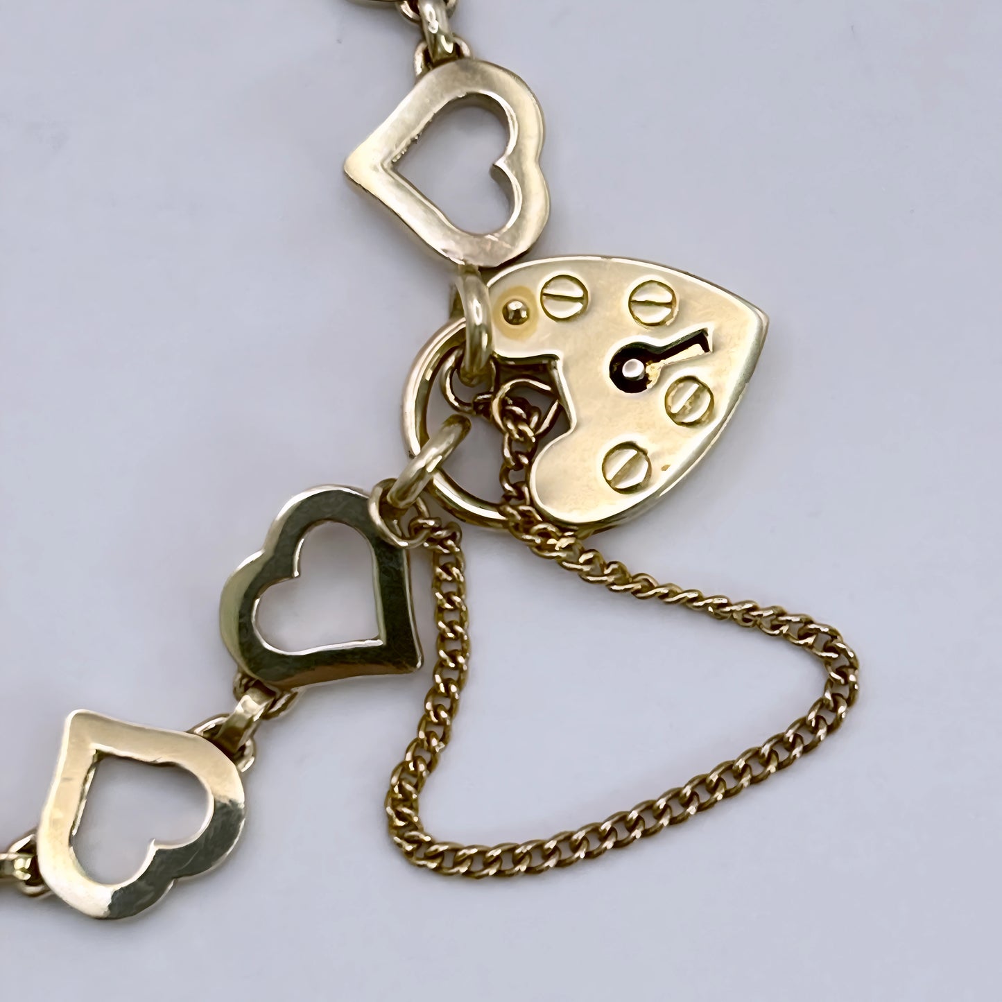 NZGD | 9ct Gold Eternal Heart Bracelet-Refurbished