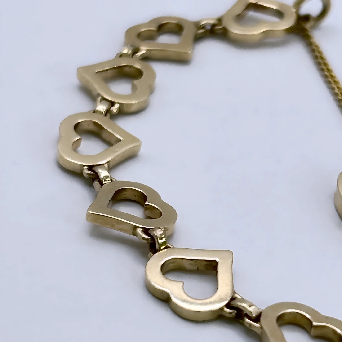 NZGD | 9ct Gold Eternal Heart Bracelet-Refurbished