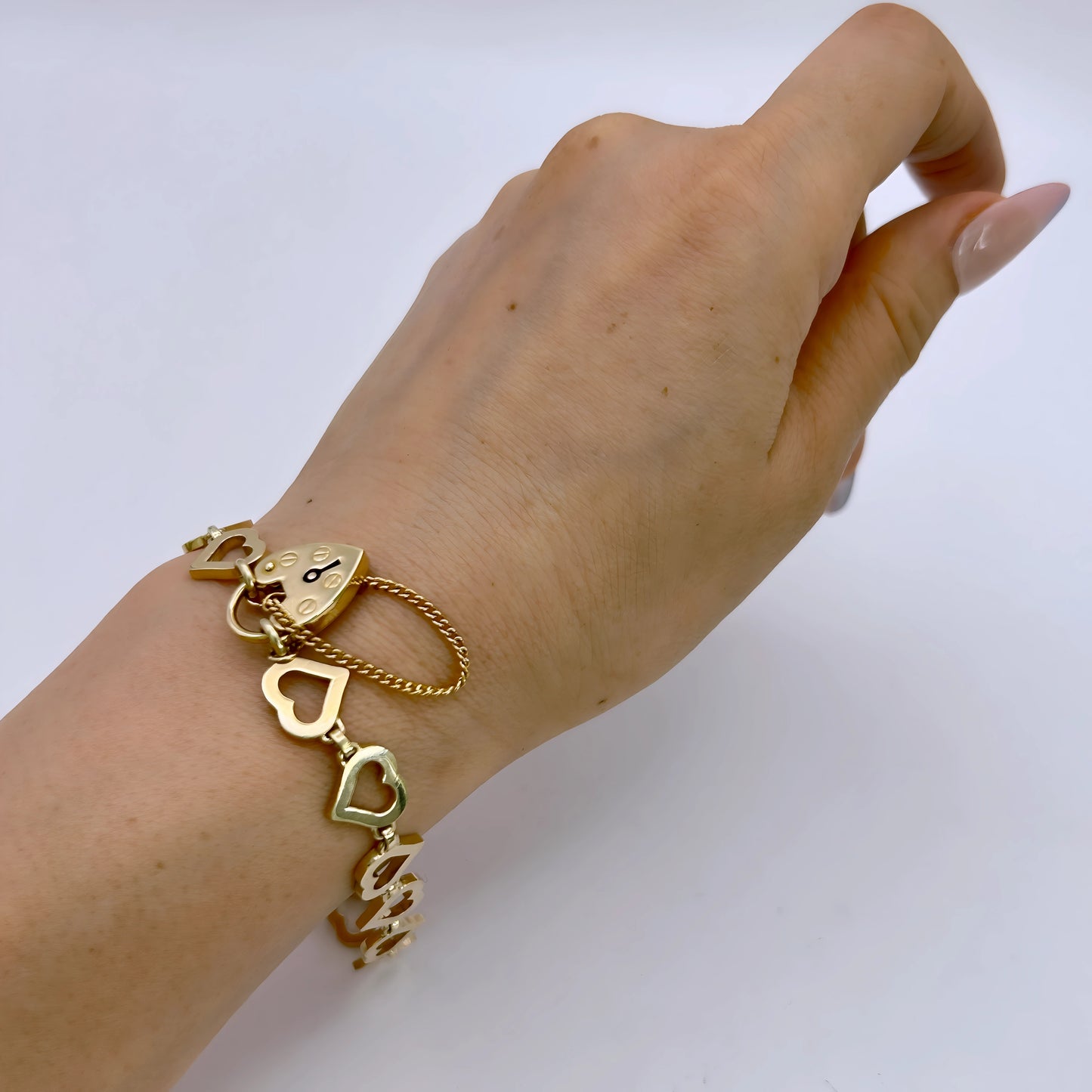 NZGD | 9ct Gold Eternal Heart Bracelet-Refurbished