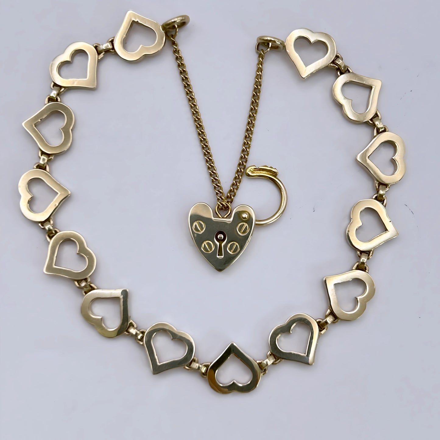 NZGD | 9ct Gold Eternal Heart Bracelet-Refurbished