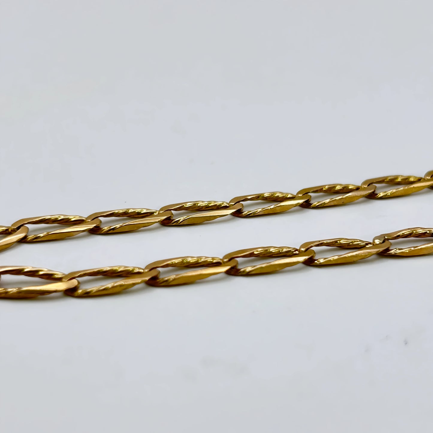 GOLD DEAL | 9kt Gold Waveline Paperlink Bracelet 21.4cm