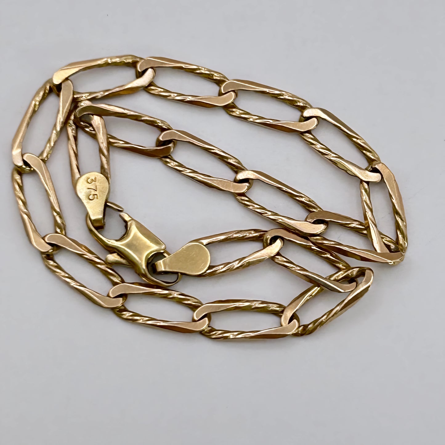 GOLD DEAL | 9kt Gold Waveline Paperlink Bracelet 21.4cm
