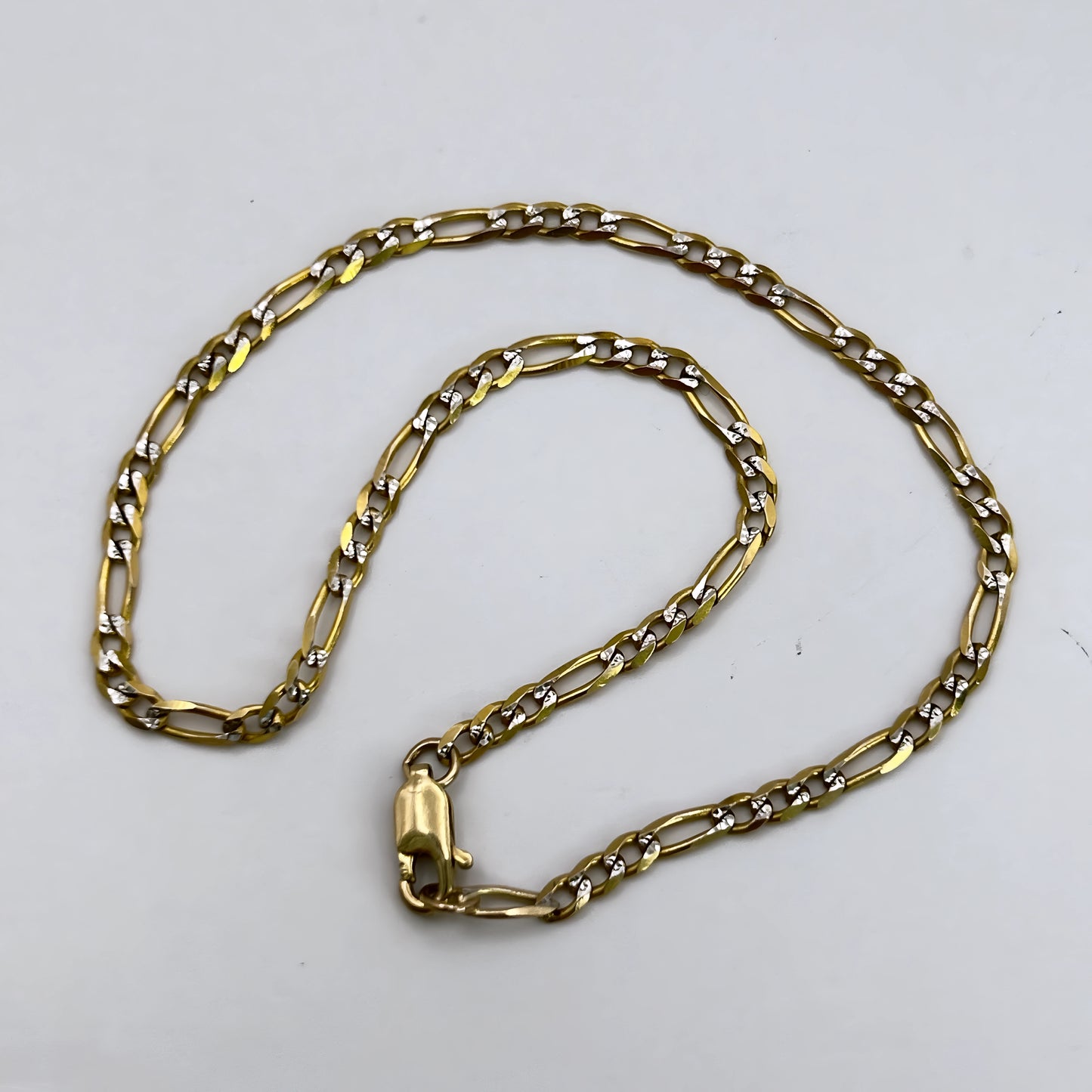 NZGD | 9ct Y/W Gold Link & Luxe – Figaro Bracelet 25cm