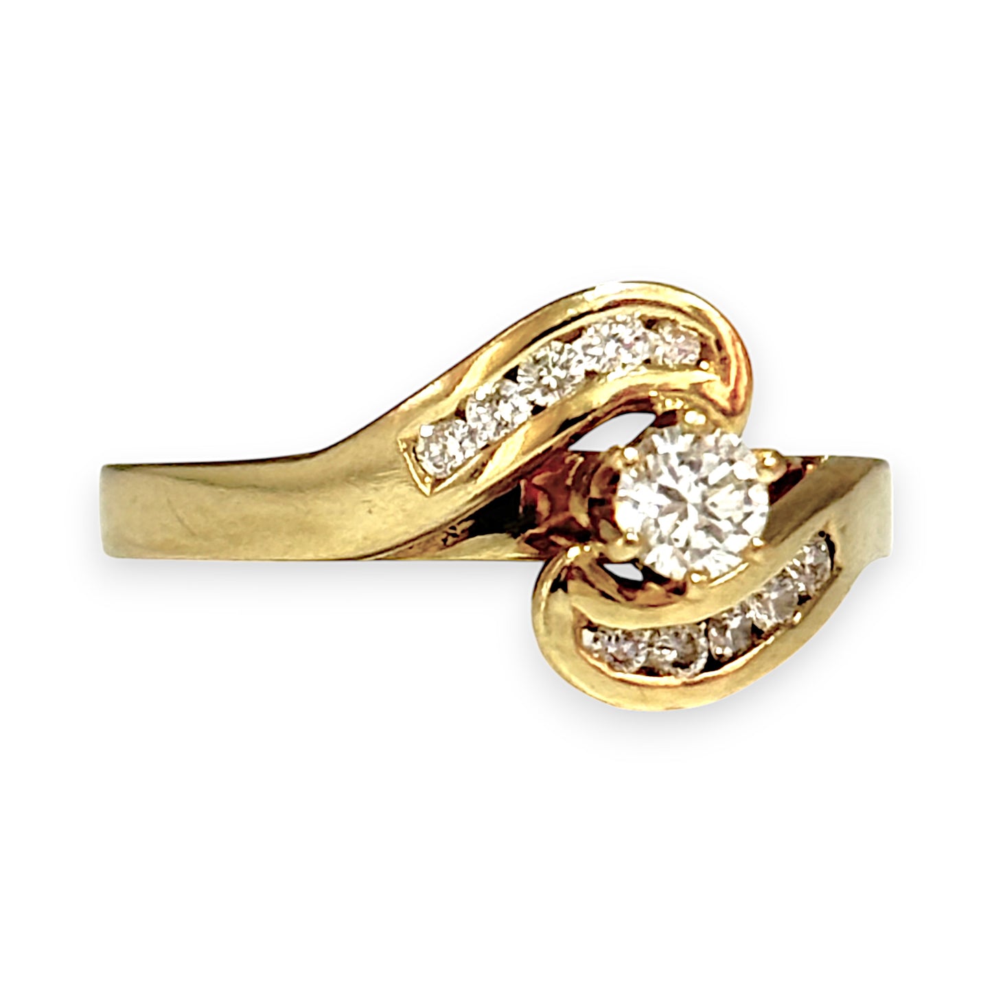 18ct Gold Stunning V Setting Diamond Set Ring Valuation $3,450. R # 179
