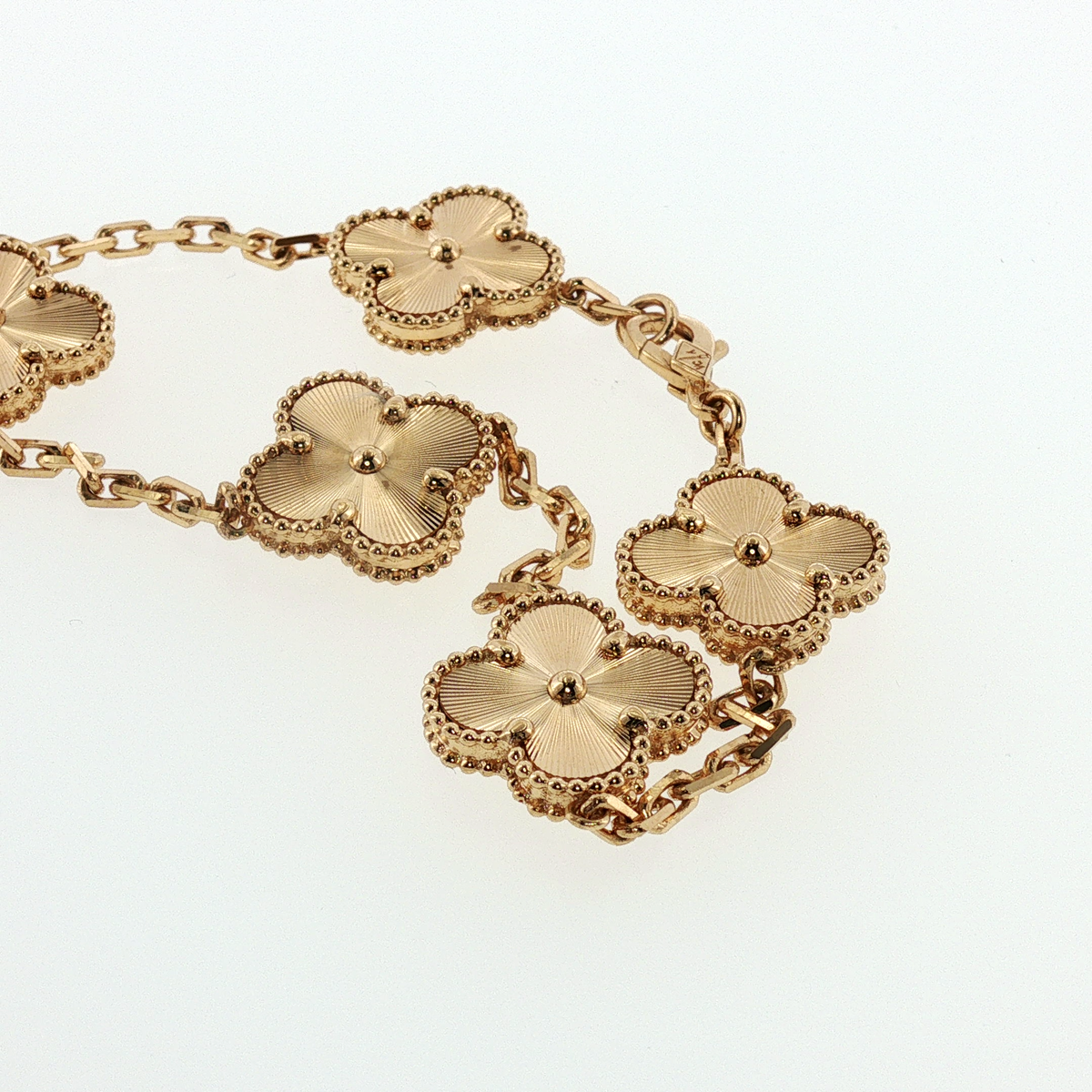 NZGD | 18ct Yellow Gold Textured Clover Motif Chain Bracelet 18cm