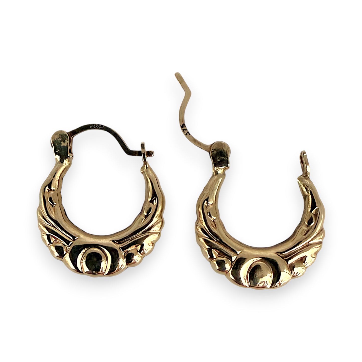 NZGD | 9ct Gold Vintage Crest Hoop Earrings 13.6mm