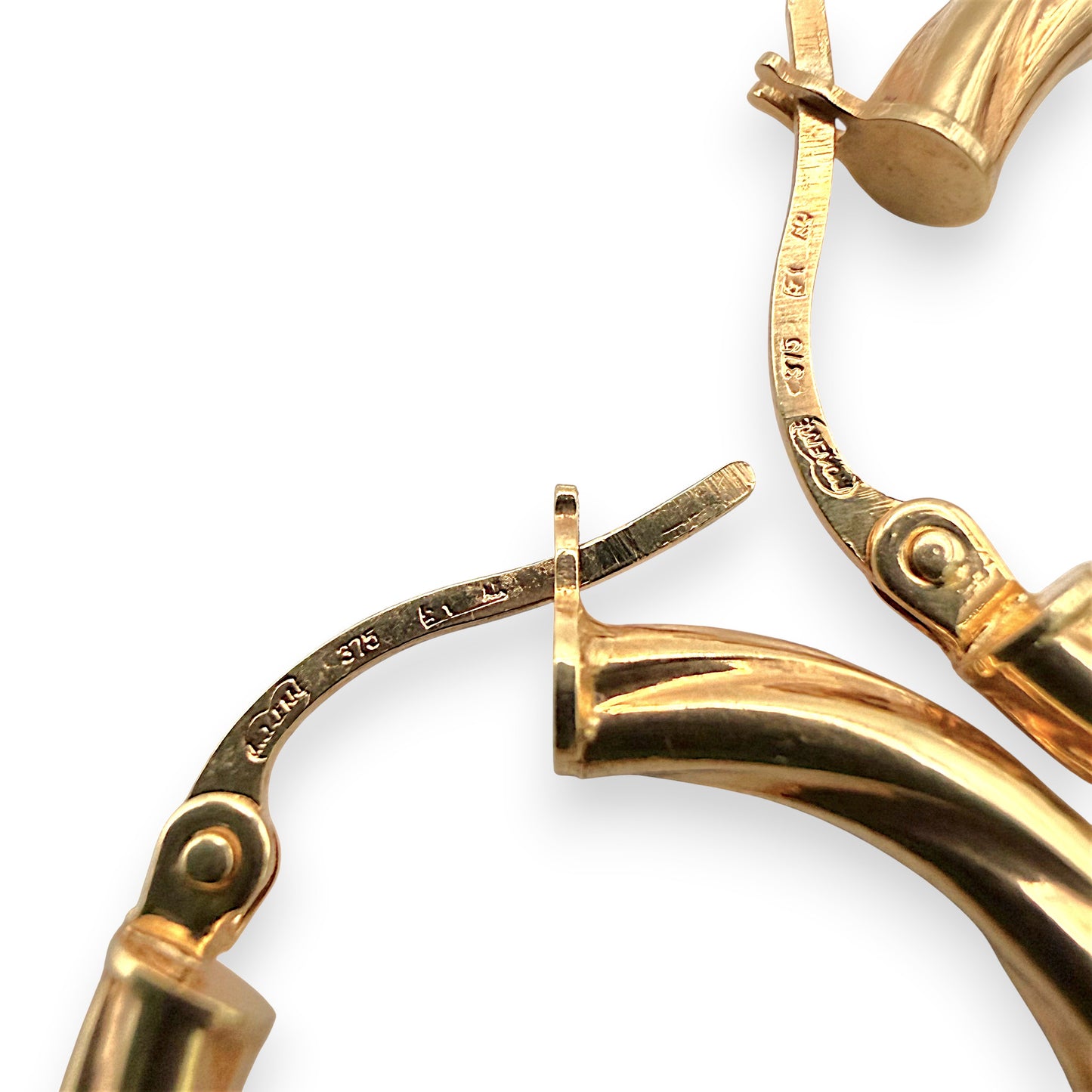 NZGD | 9ct Gold Rippled Muse Hoops Earrings - UNOAERRE 20.5mm