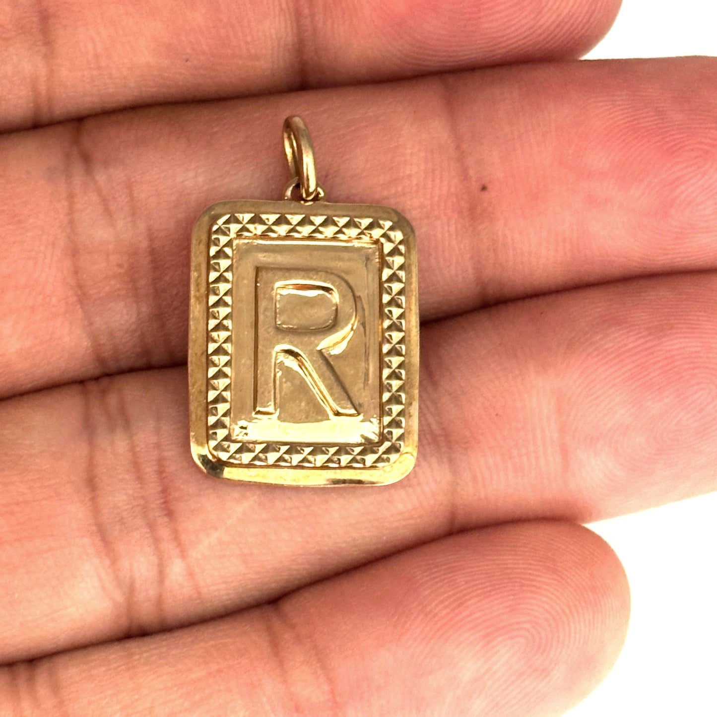 NZGD | 9ct Gold Radiant Initial “R” Pendant