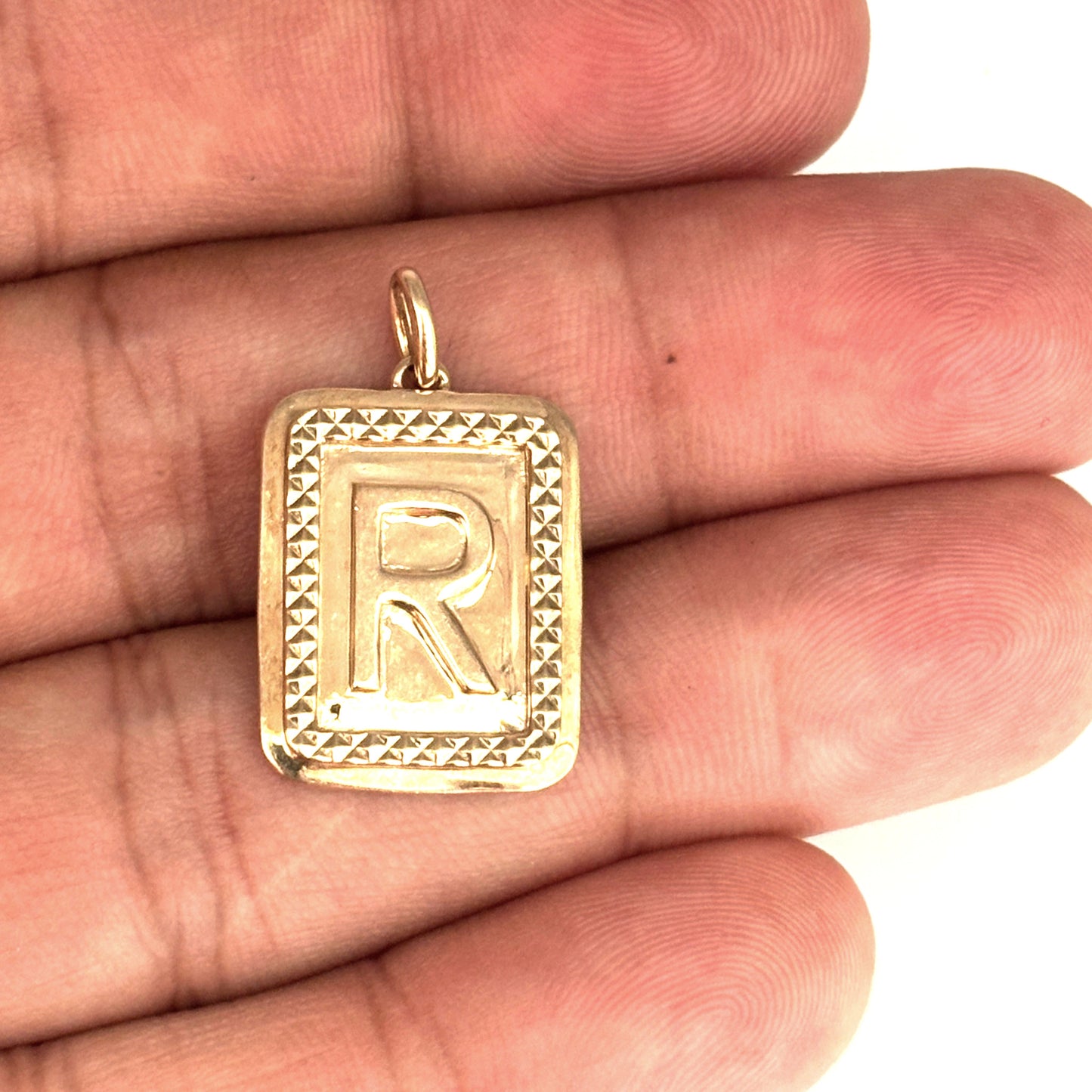 NZGD | 9ct Gold Radiant Initial “R” Pendant