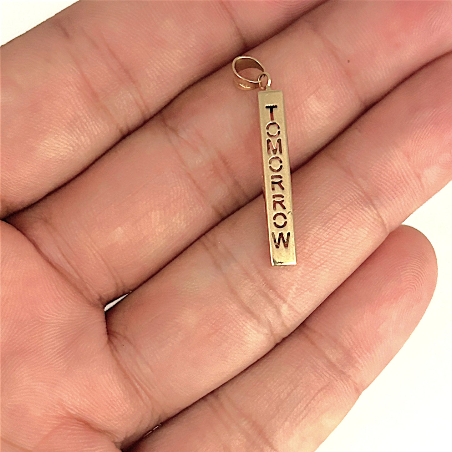 GOLD DEAL | 9kt Gold Timeless Pillars Pendant