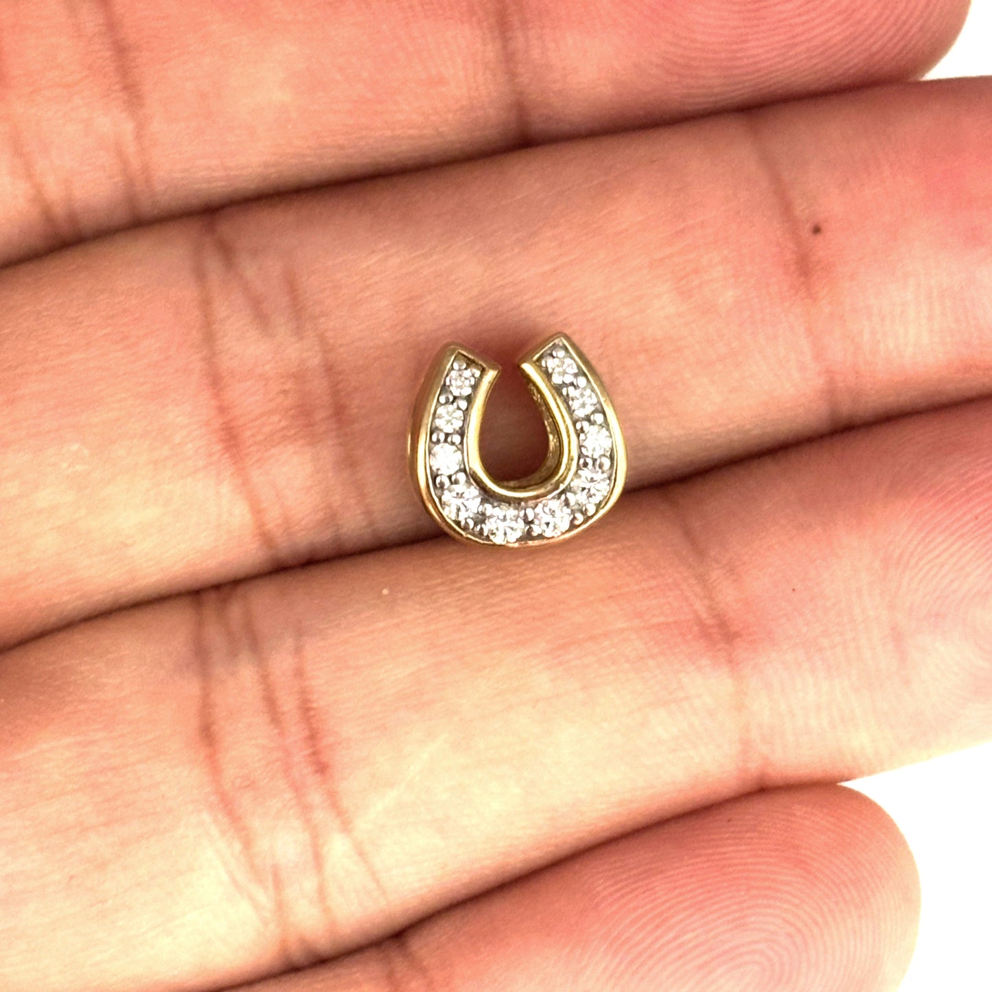 NZGD | 9ct Gold Opulent Blessing Gem‑Set Horseshoe Pendant