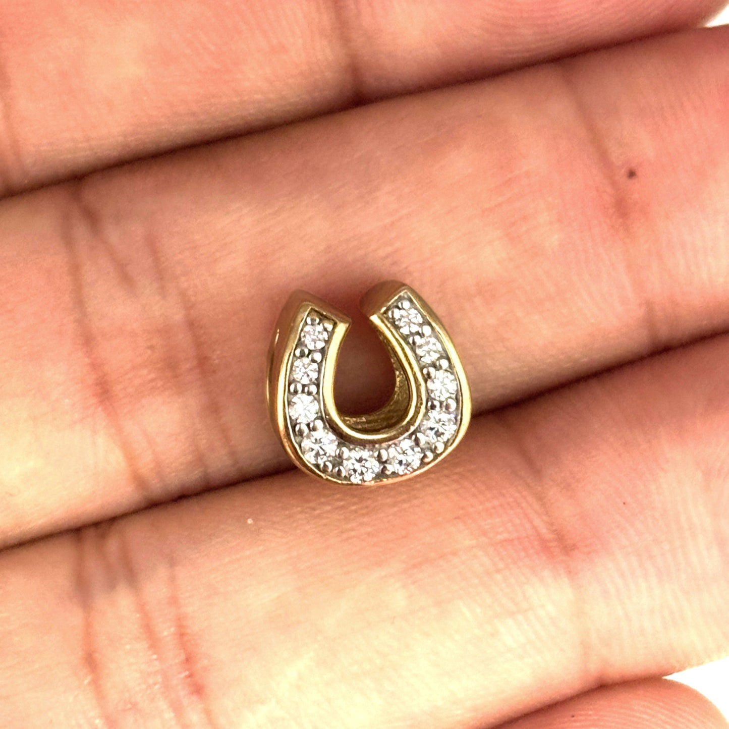 NZGD | 9ct Gold Opulent Blessing Gem‑Set Horseshoe Pendant