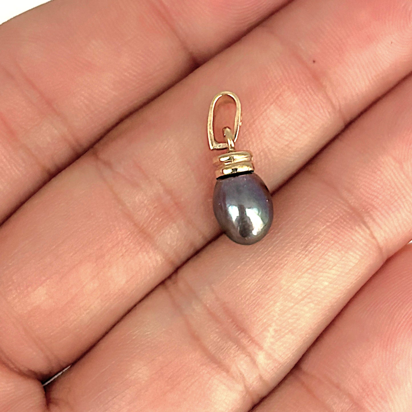 GOLD DEAL | 9kt Gold Midnight Glow – Black Pearl Pendant