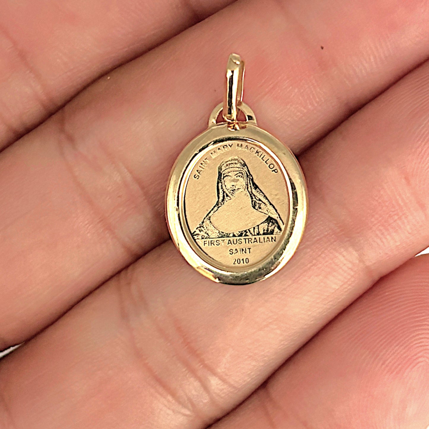 GOLD DEAL | 9kt Gold Saintly Tribute – Mary MacKillop Pendant