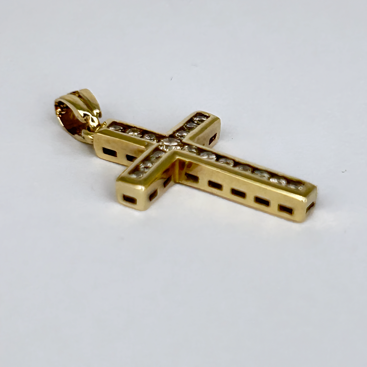 GOLD DEAL | 9kt Gold Refurbished Grace in Light Corss Pendant