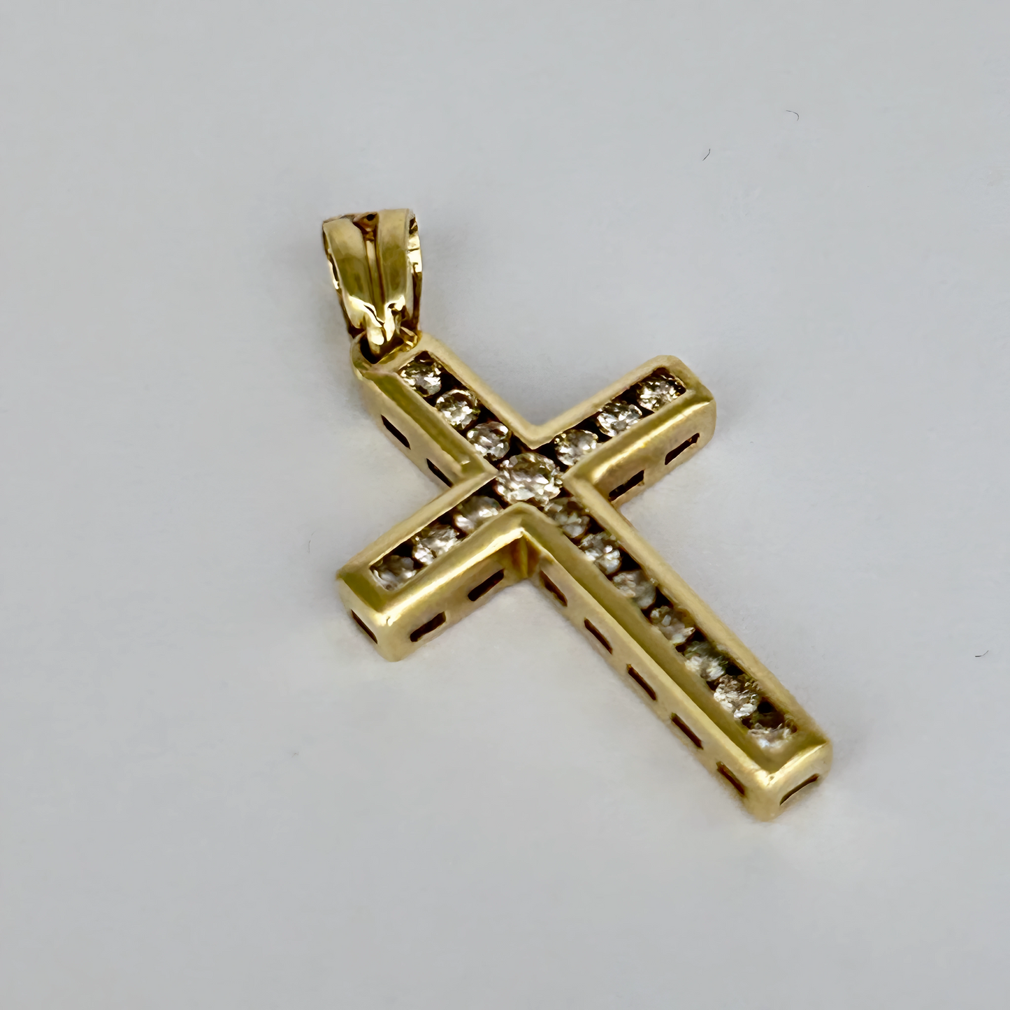 GOLD DEAL | 9kt Gold Refurbished Grace in Light Corss Pendant