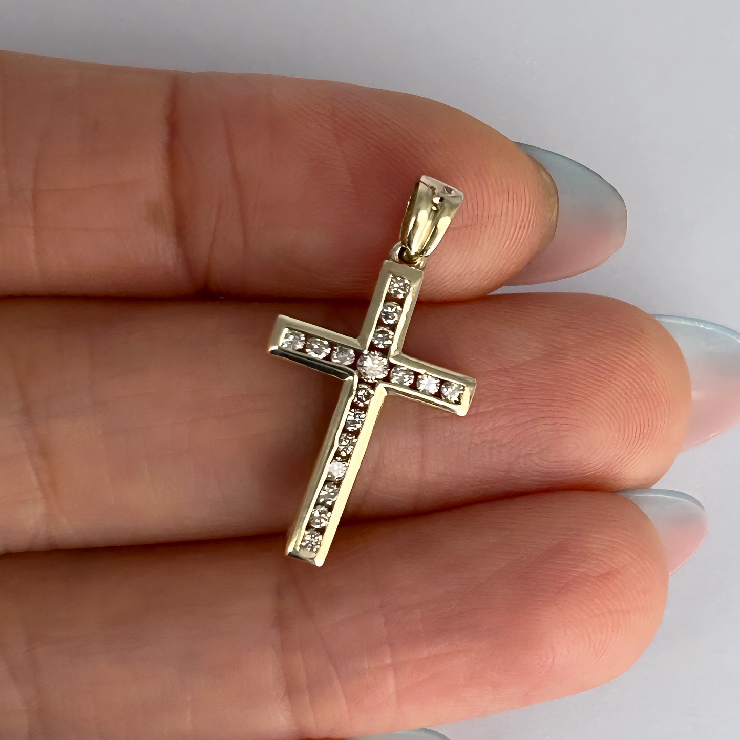 GOLD DEAL | 9kt Gold Refurbished Grace in Light Corss Pendant