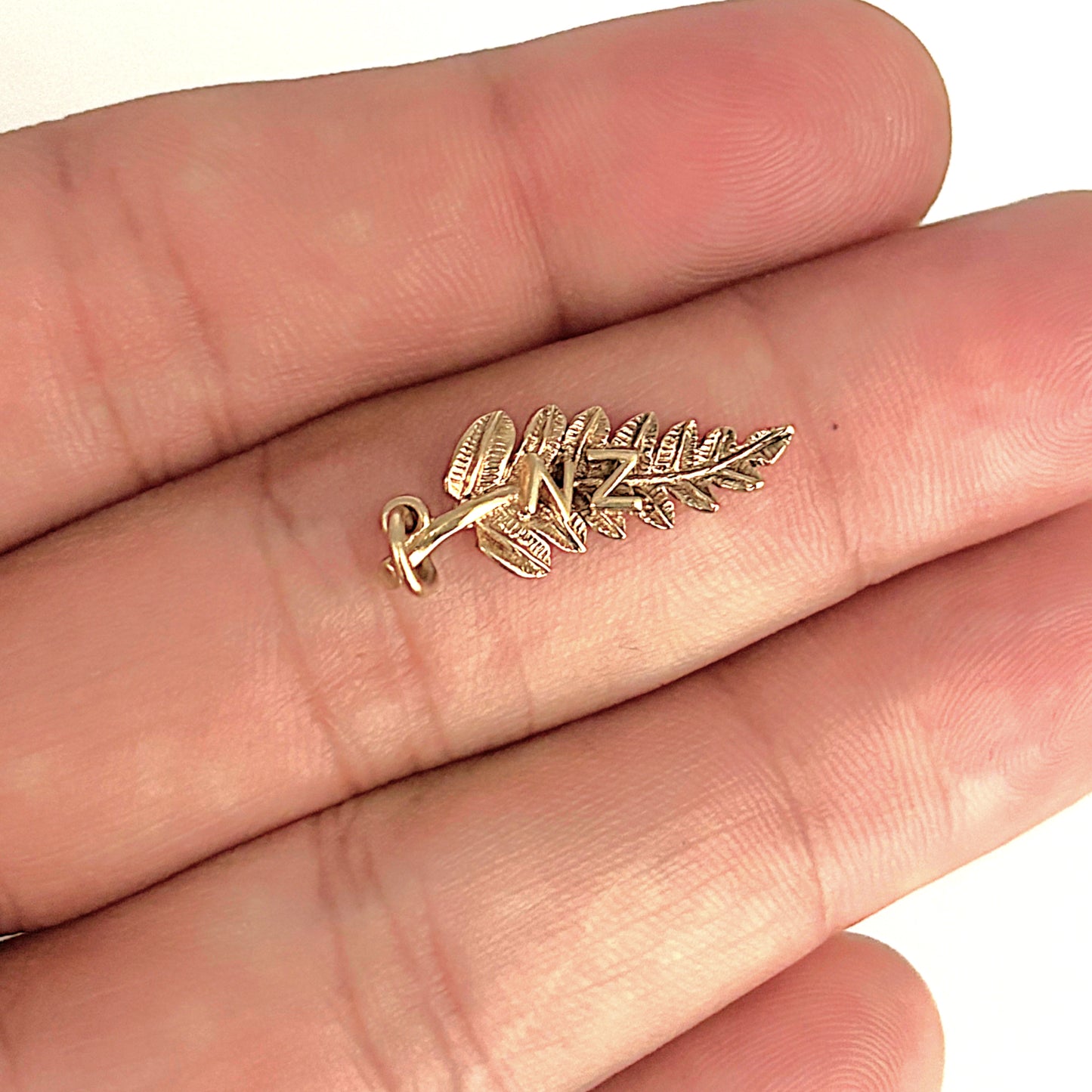 XMAS DEAL | 9kt  Gold NZ Fern Pendant / Charm