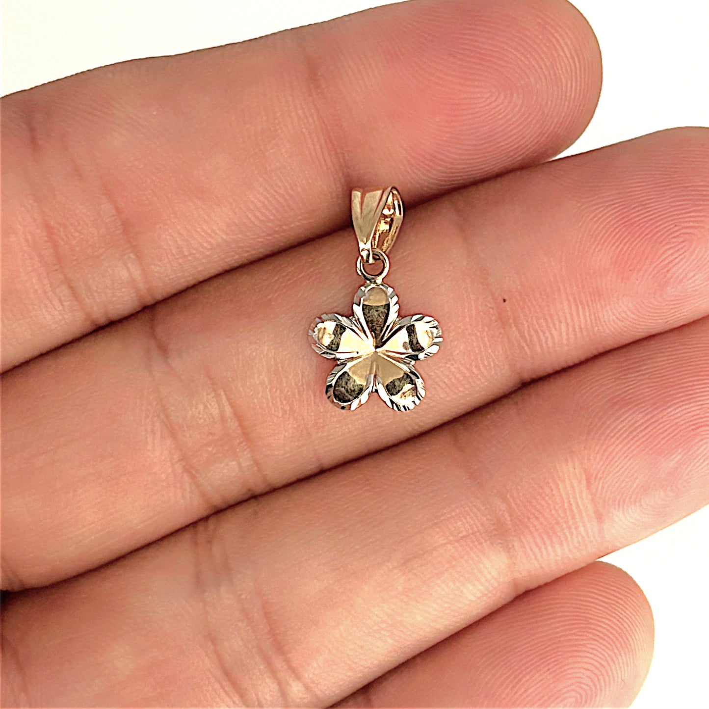 GOLD DEAL | 9kt Y/W Gold Petal Glow Pendant