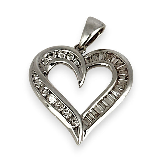 GOLD DEAL | 9kt White Gold True Radiance Heart Pendant with Diamonds