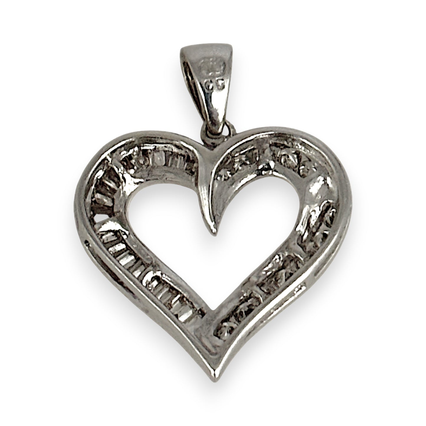 GOLD DEAL | 9kt White Gold True Radiance Heart Pendant with Diamonds