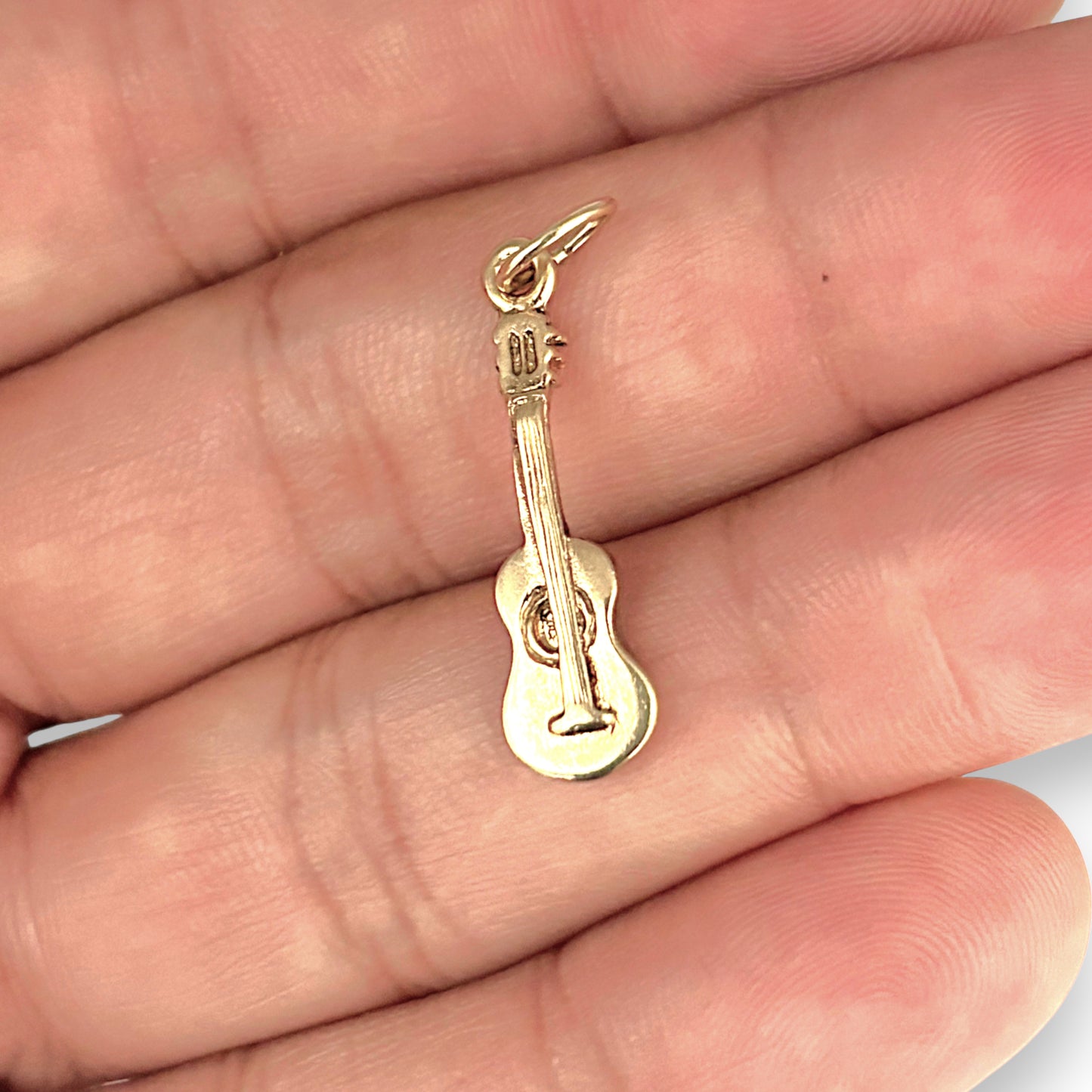 GOLD DEAL | 9kt Gold Vintage Melody in Gold Guitar Pendant