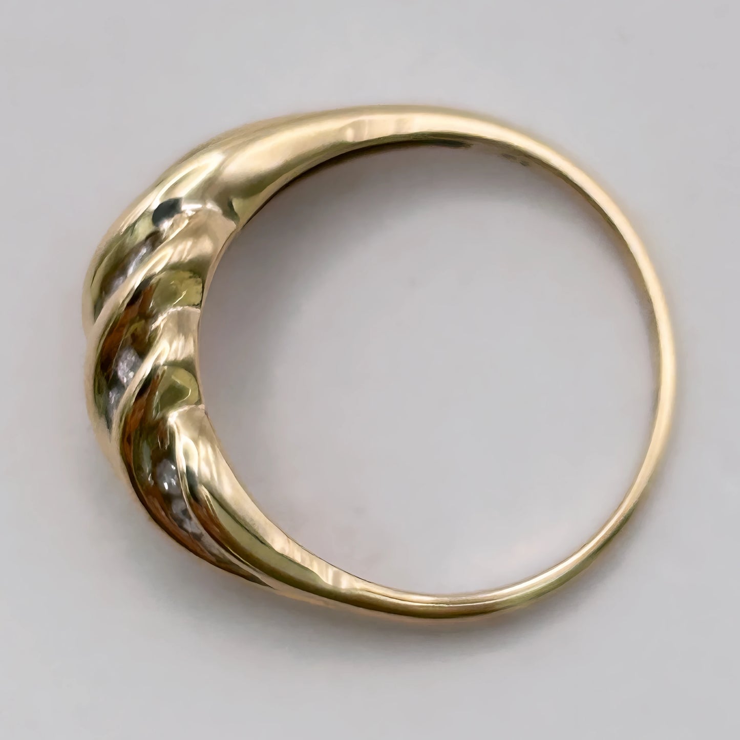 GOLD DEAL | 9ct (9kt) Gold Eternal Wave Diamond Ring Valuation $2,225