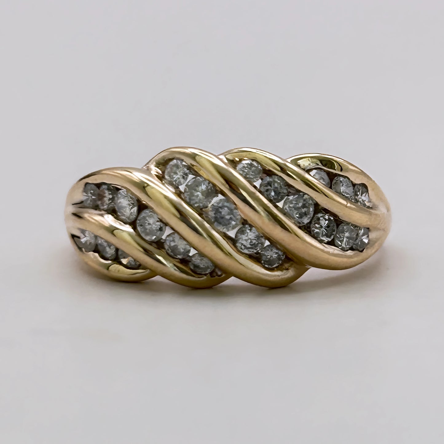 GOLD DEAL | 9ct (9kt) Gold Eternal Wave Diamond Ring Valuation $2,225