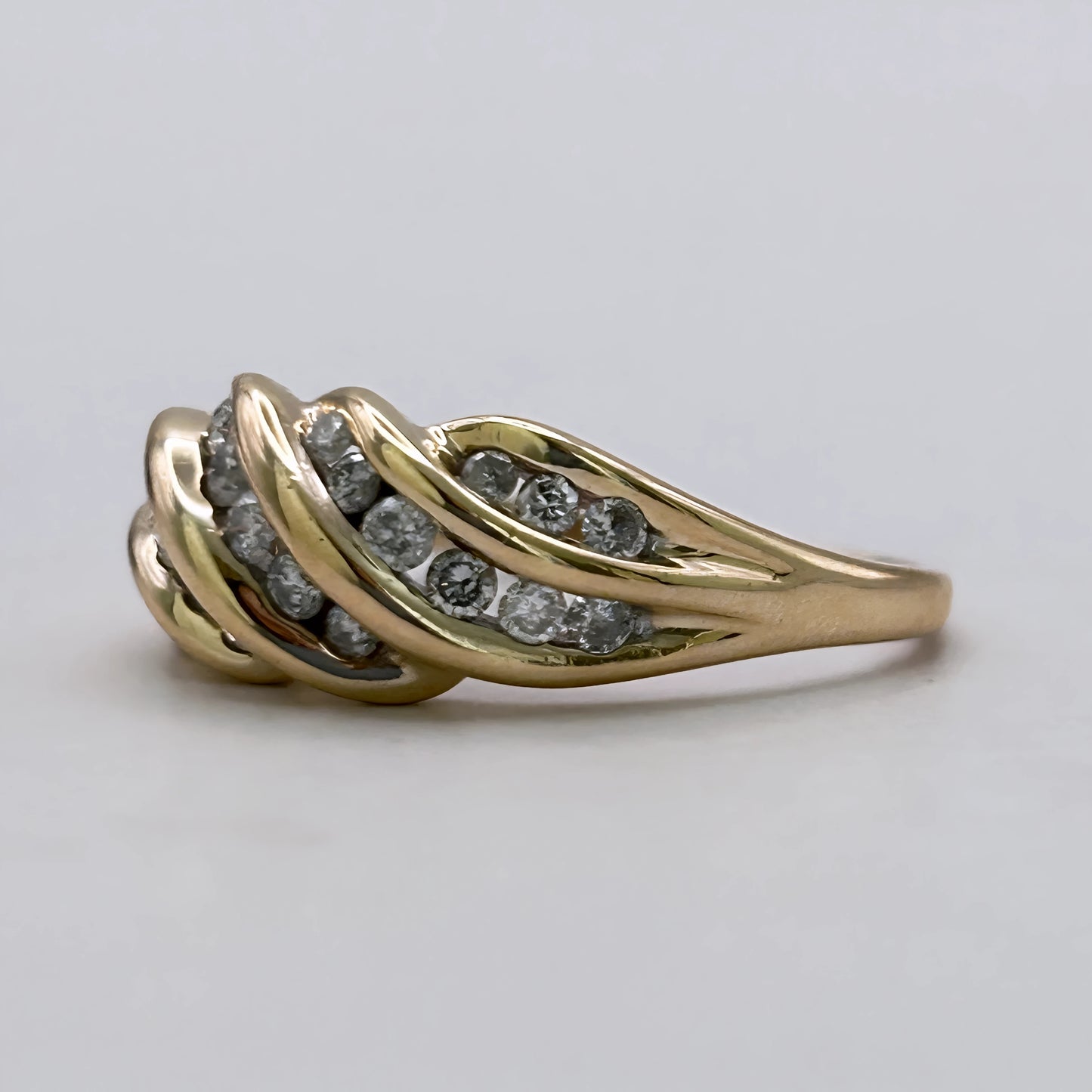 GOLD DEAL | 9ct (9kt) Gold Eternal Wave Diamond Ring Valuation $2,225