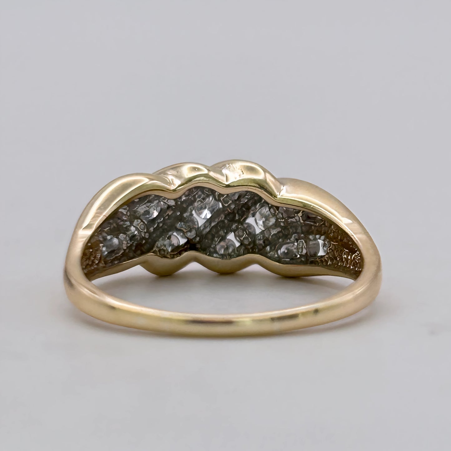 GOLD DEAL | 9ct (9kt) Gold Eternal Wave Diamond Ring Valuation $2,225