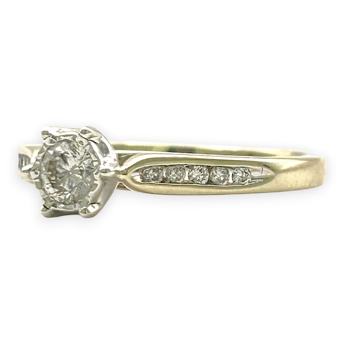 NZGD | 9ct Gold Timeless Radiance Solitaire Ring Valuation $1,700