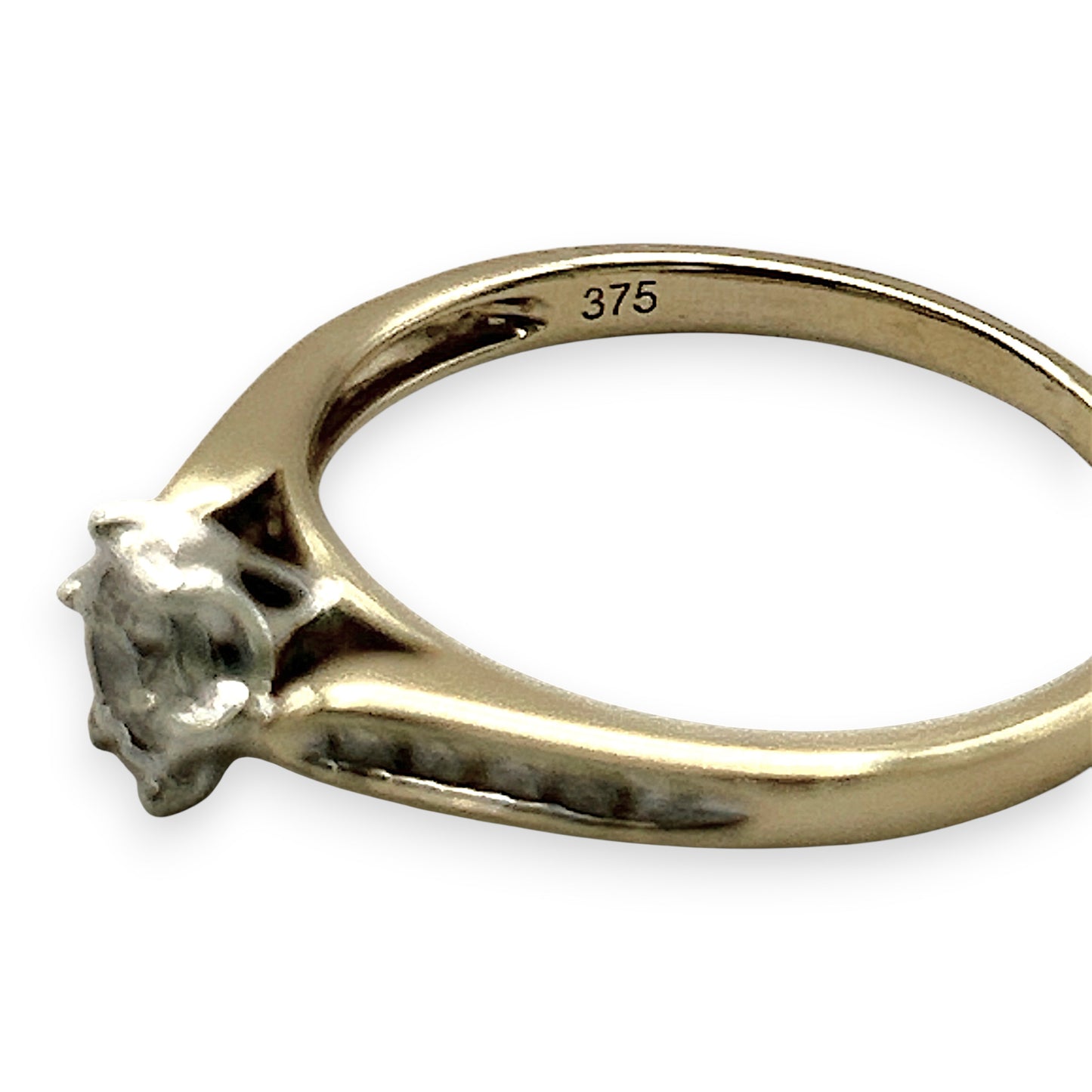 NZGD | 9ct Gold Timeless Radiance Solitaire Ring Valuation $1,700