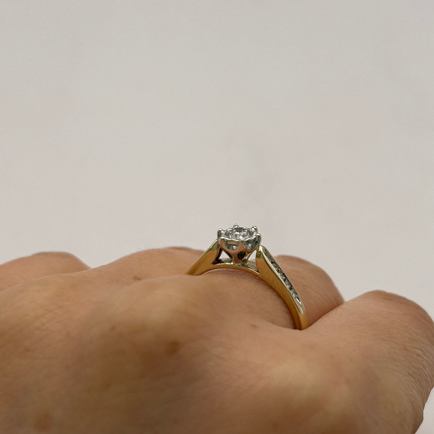 NZGD | 9ct Gold Timeless Radiance Solitaire Ring Valuation $1,700