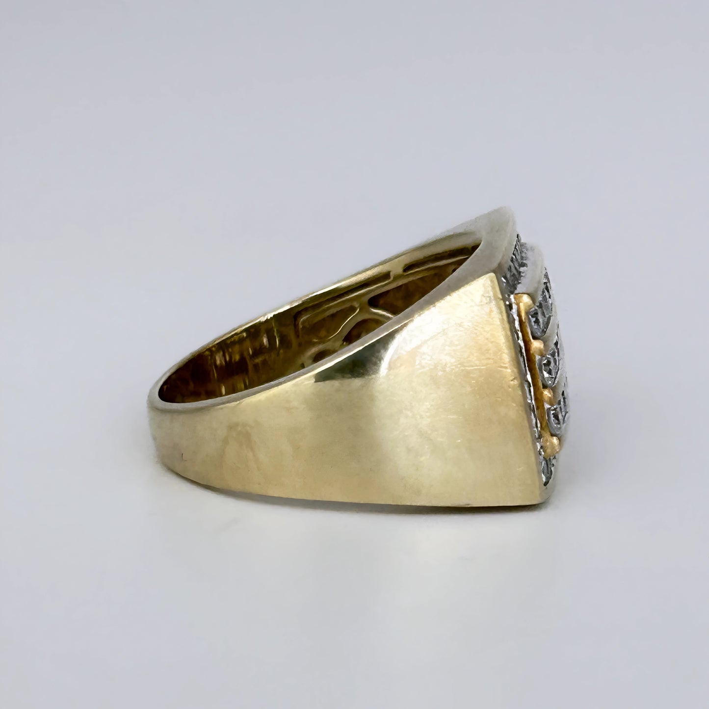 NZGD | 9ct Gold Refurbished Brilliance Signet Ring Valuation $2,900
