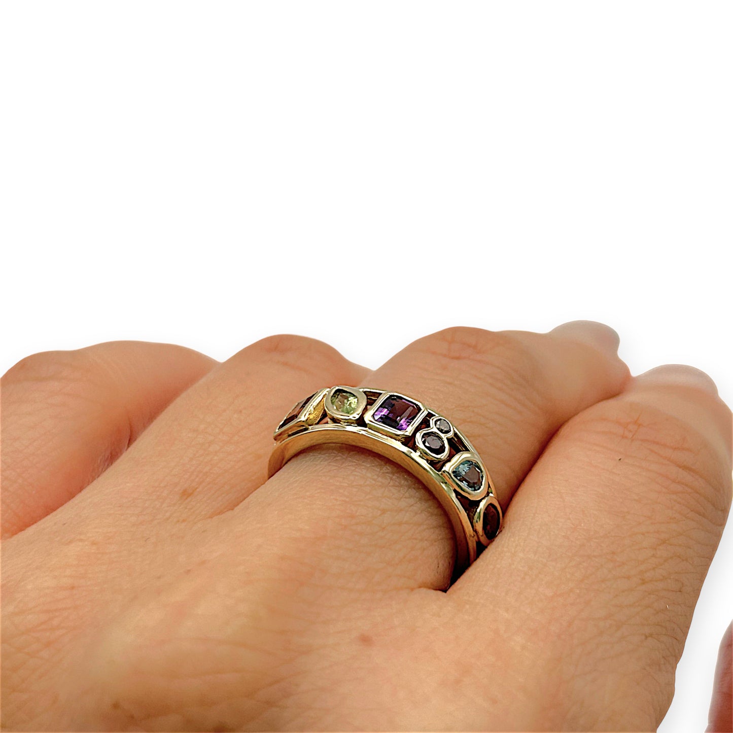 GOLD DEAL | 9kt Gold Aurora Serenade Band Ring Size N